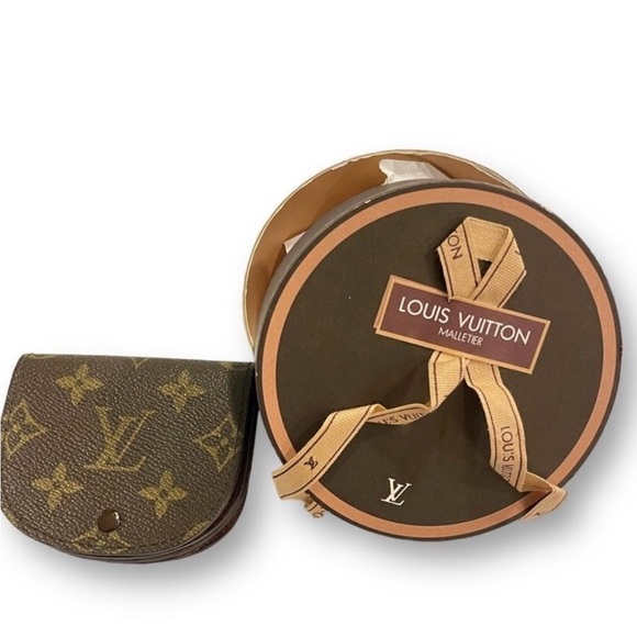Louis Vuitton Accessories - LOUIS VUITTON Vintage Coin Purse